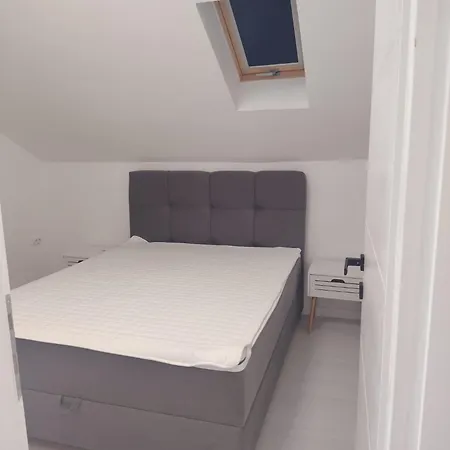 Nela Appartement *